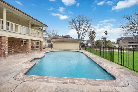 18623 Point Lookout Drive Nassau Bay TX 77058