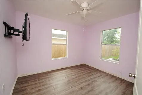 1231 W 7th Street Freeport TX 77541