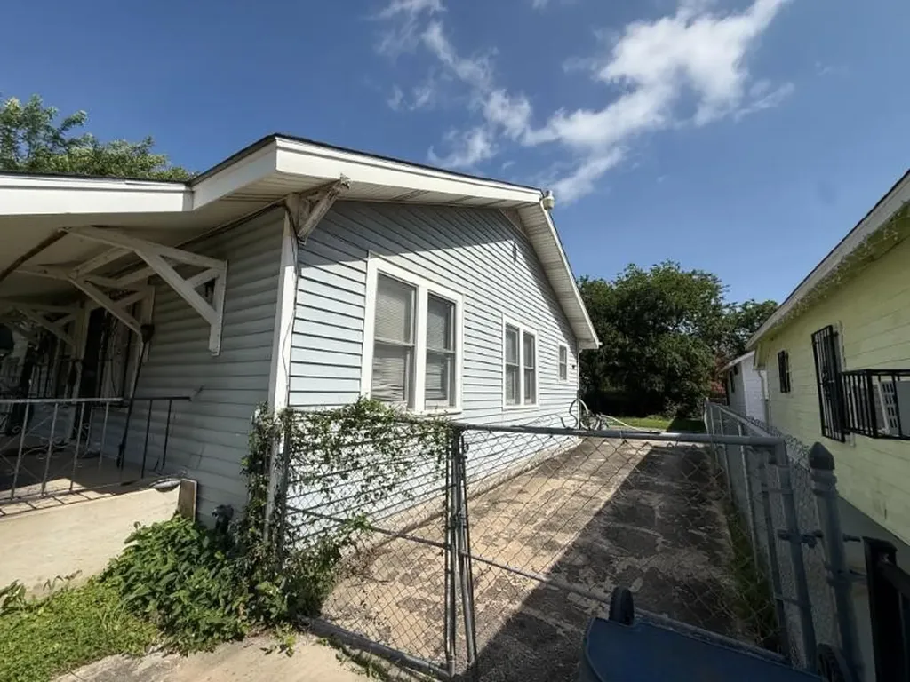 207 Hammond Avenue San Antonio TX 78210