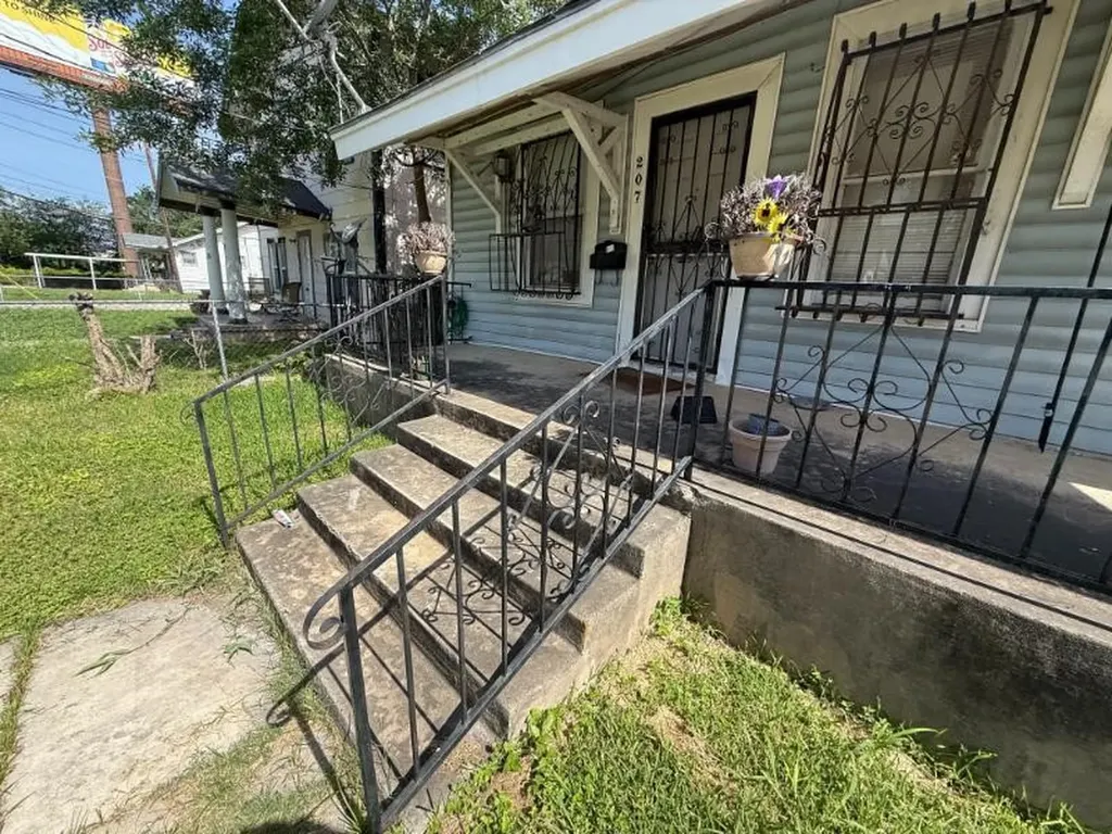 207 Hammond Avenue San Antonio TX 78210
