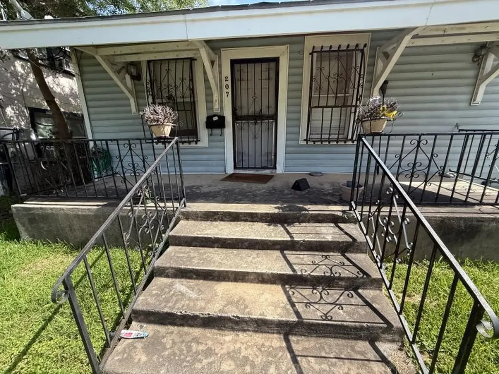 207 Hammond Avenue San Antonio TX 78210