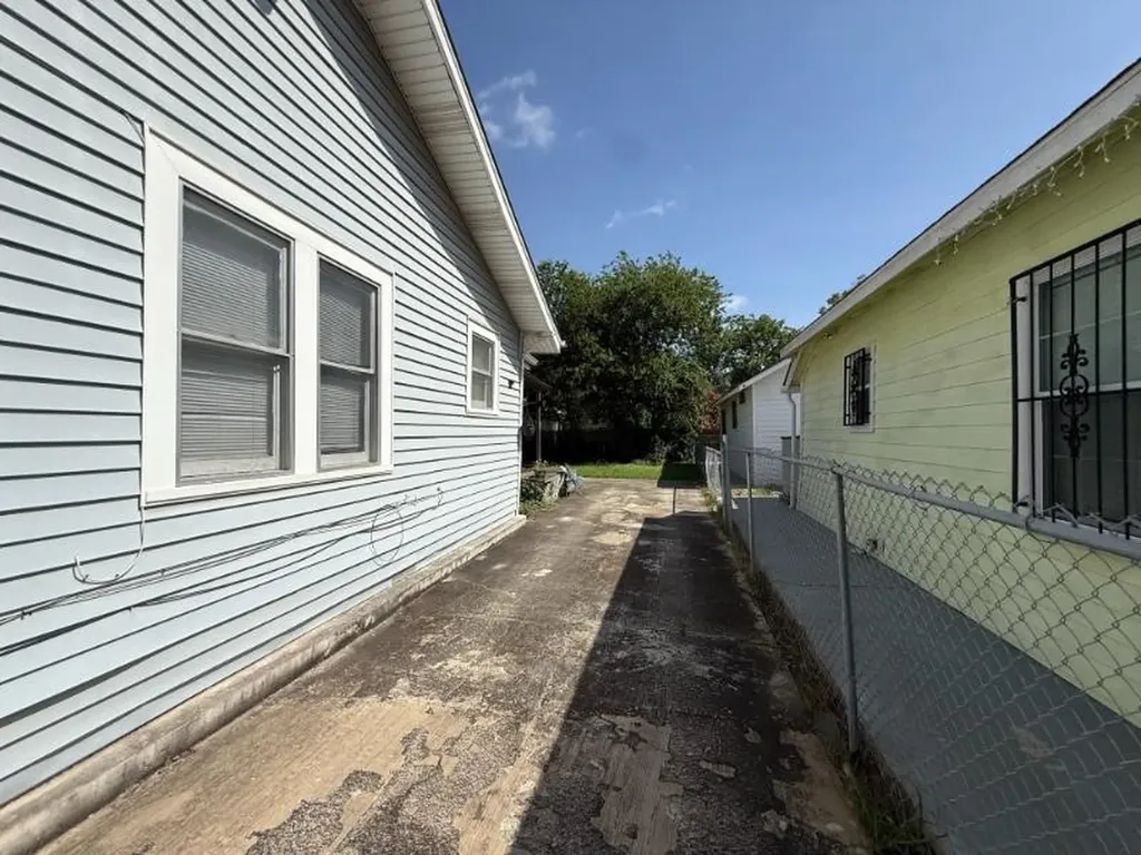 207 Hammond Avenue San Antonio TX 78210