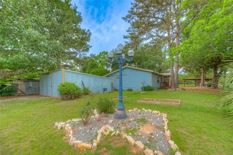 104 W Paradise Drive Trinity TX 75862