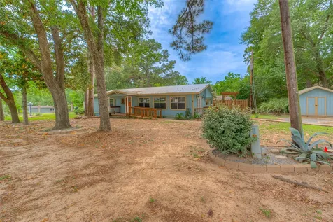 104 W Paradise Drive Trinity TX 75862