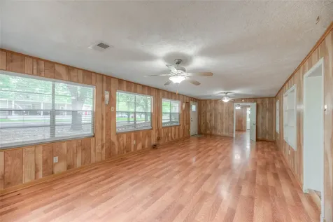 104 W Paradise Drive Trinity TX 75862