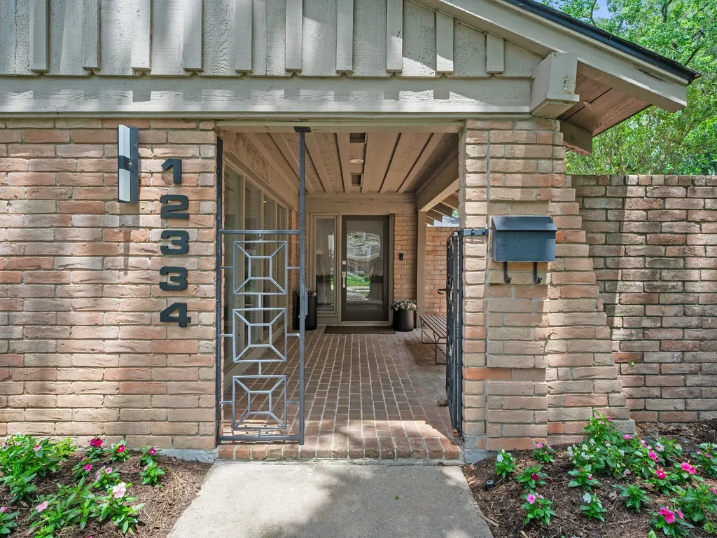 12334 Huntingwick Drive Houston TX 77024
