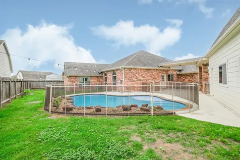 6811 Gonzales Point Manvel TX 77578