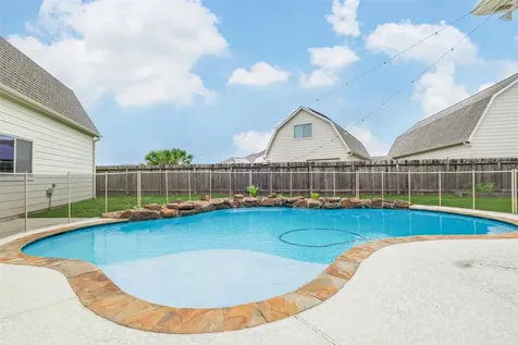 6811 Gonzales Point Manvel TX 77578