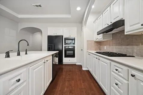 6 Douvaine Court The Woodlands TX 77382