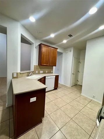 13600 Breton Ridge Street 36c Houston TX 77070