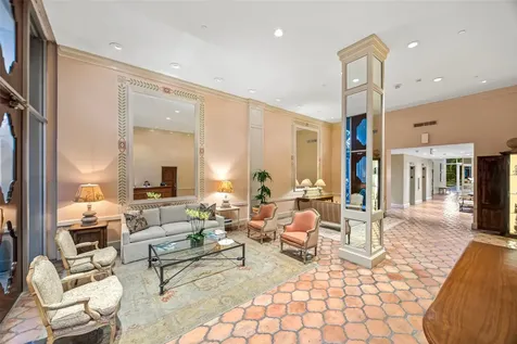 3711 San Felipe Street 6c Houston TX 77027