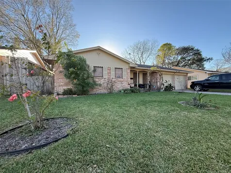 8823 Shadow Crest Street Houston TX 77074