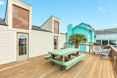 22814 Vida Street Galveston TX 77554