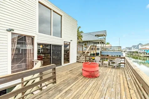 22814 Vida Street Galveston TX 77554
