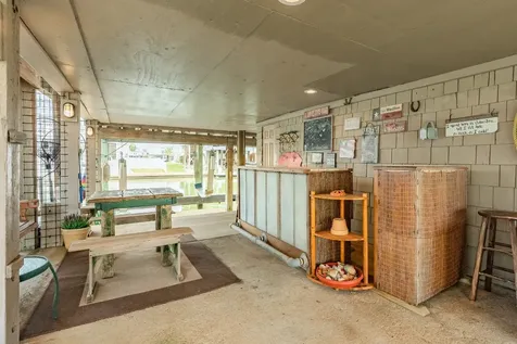 22814 Vida Street Galveston TX 77554