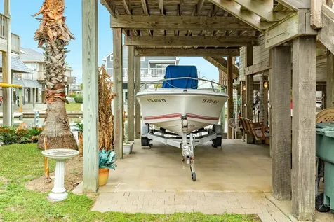 22814 Vida Street Galveston TX 77554