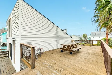 22814 Vida Street Galveston TX 77554