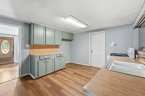 509 W Oak Street Highlands TX 77562