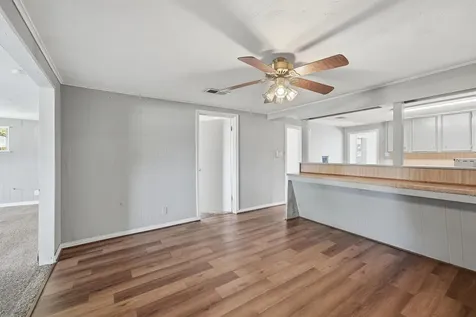 509 W Oak Street Highlands TX 77562