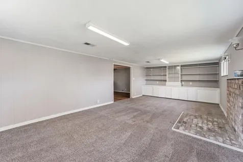 509 W Oak Street Highlands TX 77562