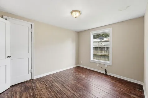 509 W Oak Street Highlands TX 77562