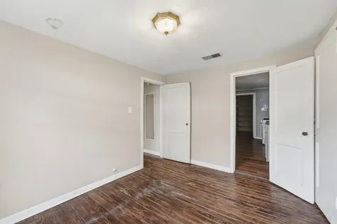 509 W Oak Street Highlands TX 77562