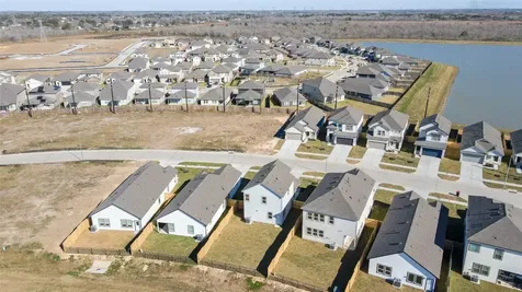 6618 Escondido Drive Rosharon TX 77583