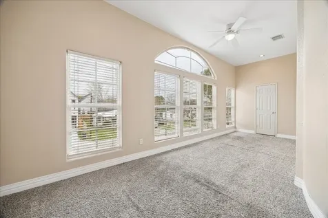 5027 Creekmont Drive Houston TX 77091