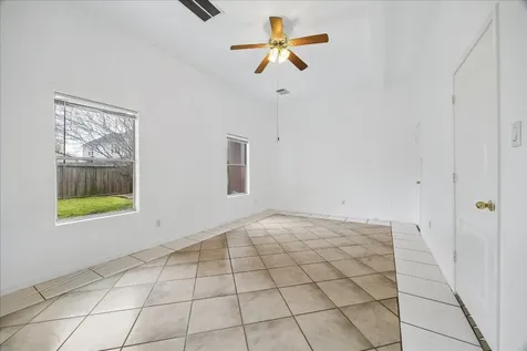 5027 Creekmont Drive Houston TX 77091