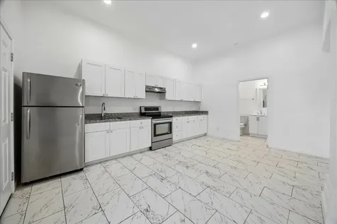5027 Creekmont Drive Houston TX 77091