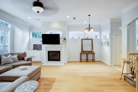 5312 Blossom Street Houston TX 77007
