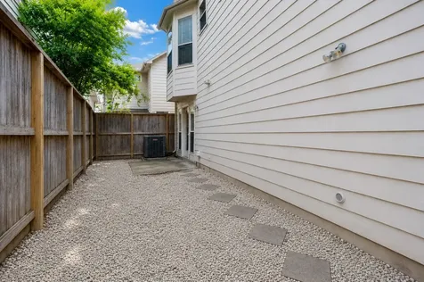 5312 Blossom Street Houston TX 77007