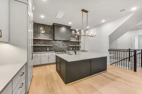 1904 Nantucket Drive Houston TX 77057