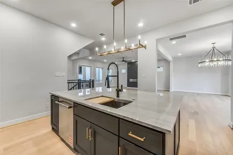 1904 Nantucket Drive Houston TX 77057