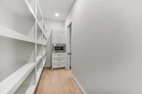 1904 Nantucket Drive Houston TX 77057