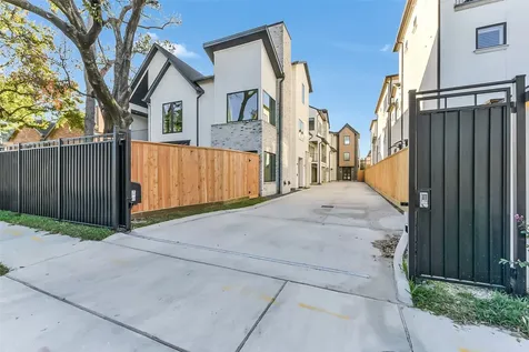 1904 Nantucket Drive Houston TX 77057