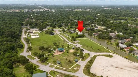 2211 Bonita Way Baytown TX 77520