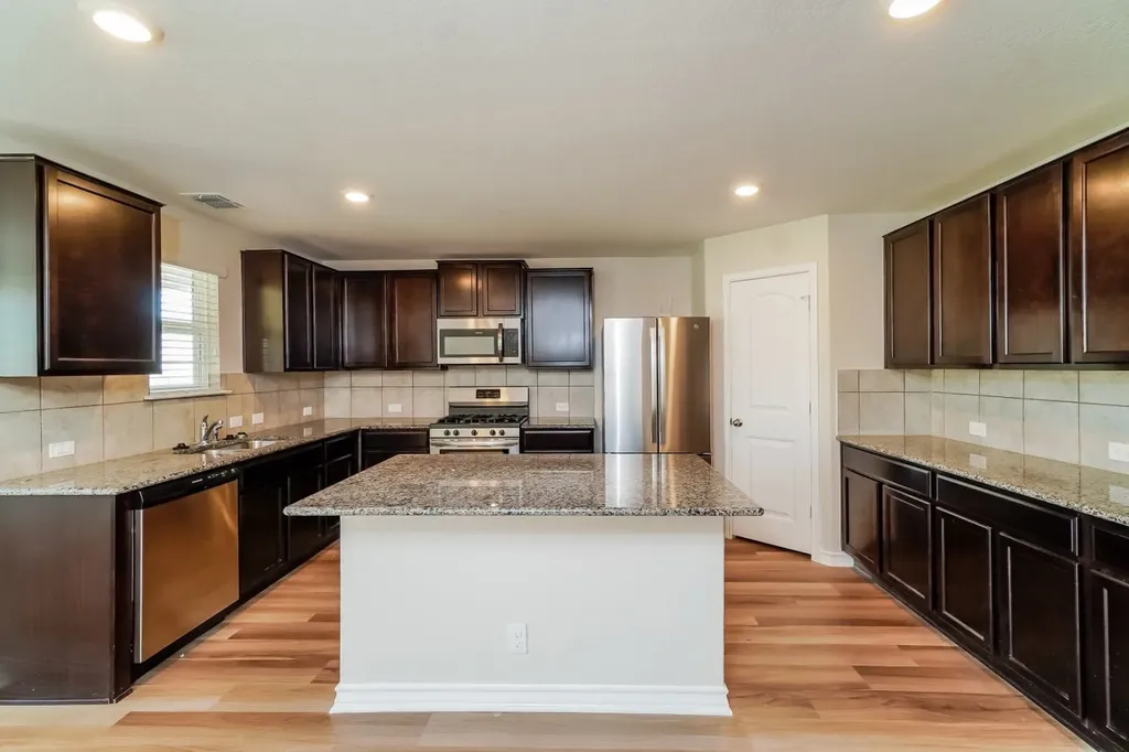8907 Taylor Grove San Antonio TX 78254