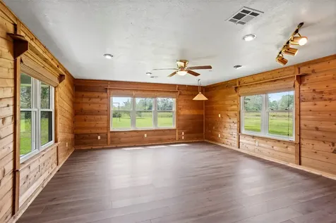 1717 Jones Street Alvin TX 77511