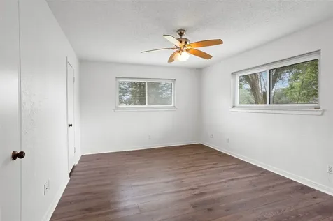 1717 Jones Street Alvin TX 77511