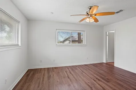 1717 Jones Street Alvin TX 77511