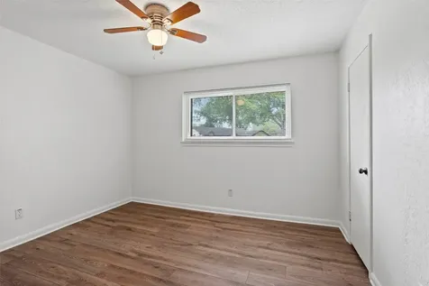 1717 Jones Street Alvin TX 77511
