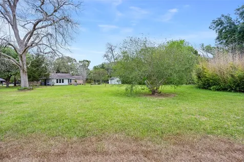 1717 Jones Street Alvin TX 77511