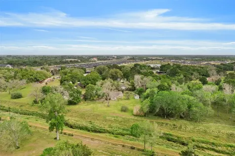 1717 Jones Street Alvin TX 77511