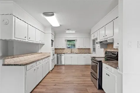 1717 Jones Street Alvin TX 77511