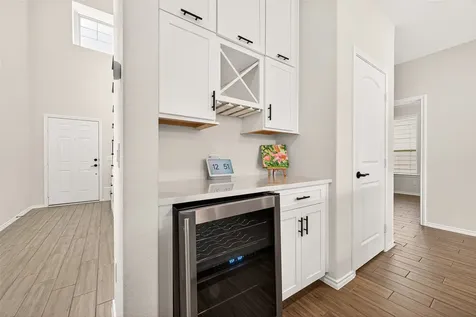5134 Aedan Oak Street Houston TX 77018