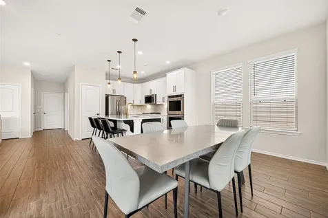 5134 Aedan Oak Street Houston TX 77018