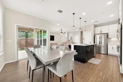 5134 Aedan Oak Street Houston TX 77018