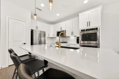 5134 Aedan Oak Street Houston TX 77018