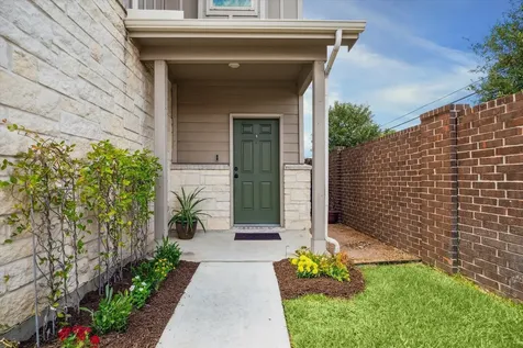 5134 Aedan Oak Street Houston TX 77018